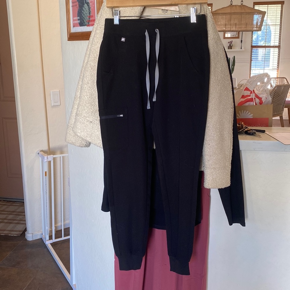 Figs scrub joggers black